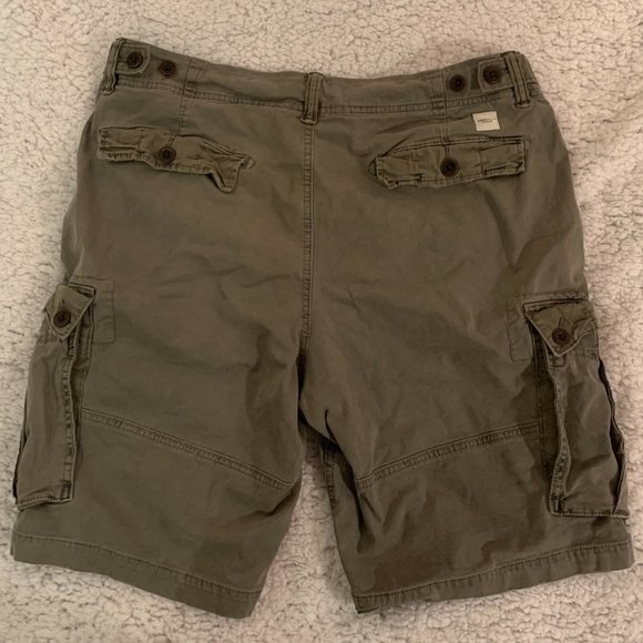 GUESS Cargo Shorts - Picture 2 of 6